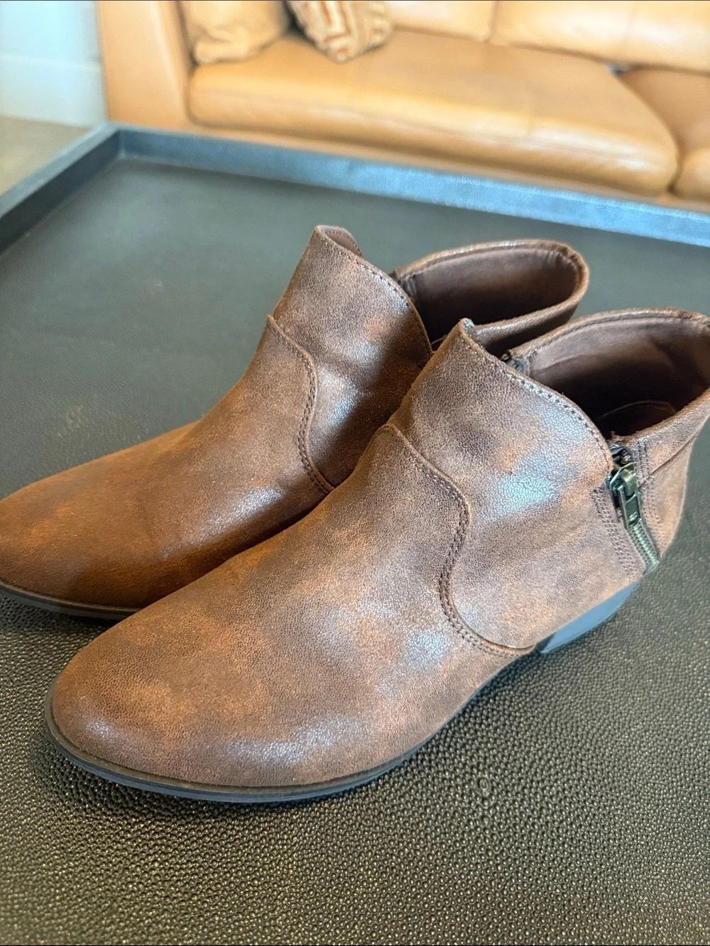 Sun+ Stone Distressed Brown Ankle Booties Zipper on sides size 8.5